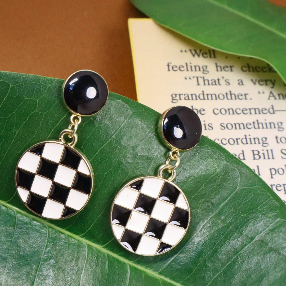 B&W Chic Earrings - Salty Accessories