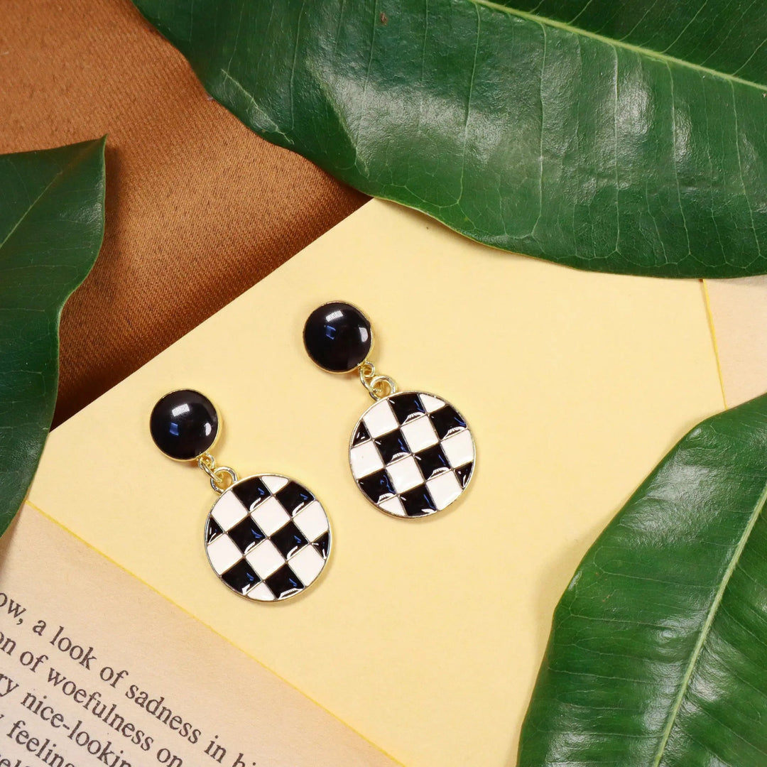 B&W Chic Earrings - Salty Accessories