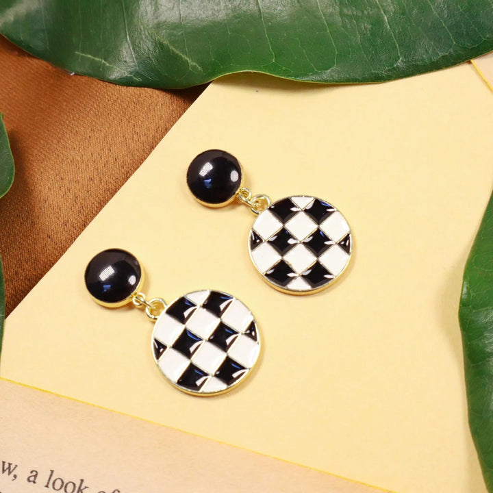 B&W Chic Earrings - Salty Accessories
