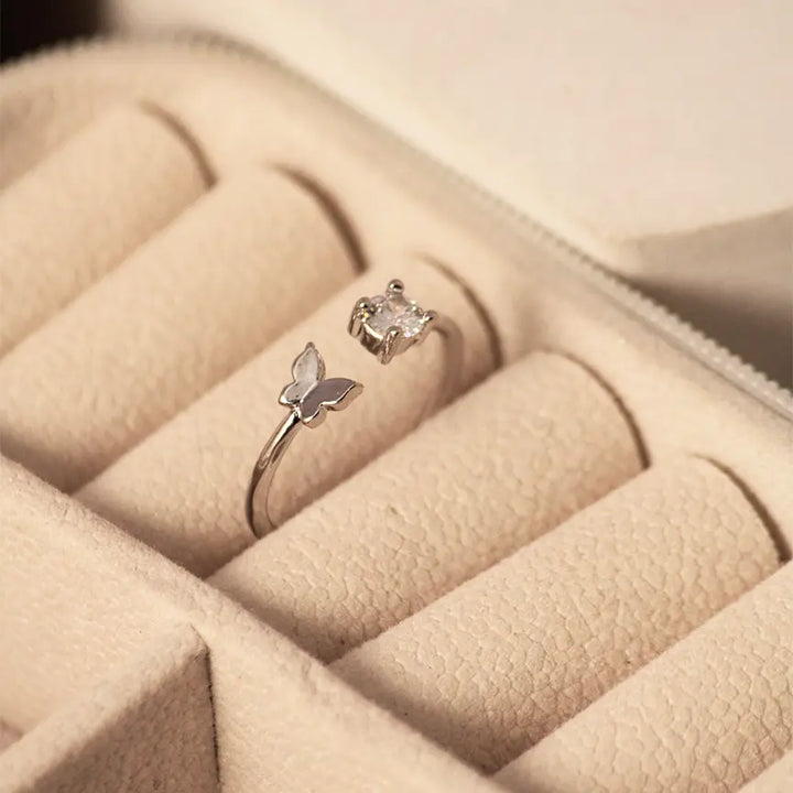 Beautiful Diamond Fly Ring