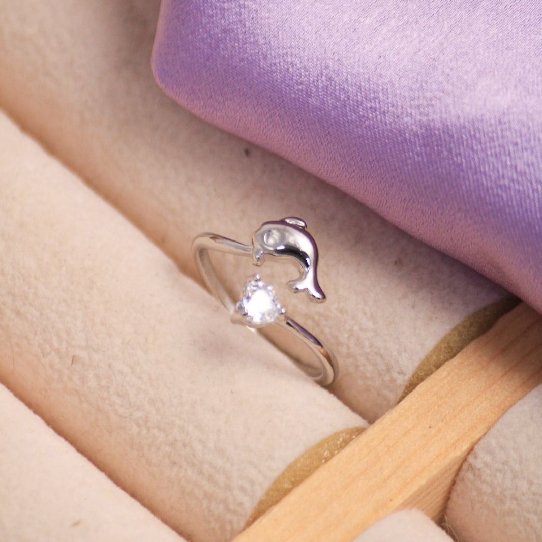 Beluga Silver Diamond Ring