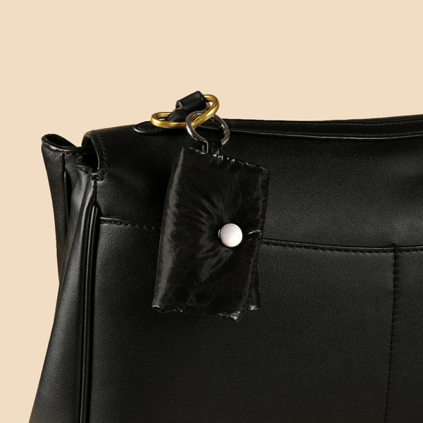 Sleek Storage Bag Charm - Black