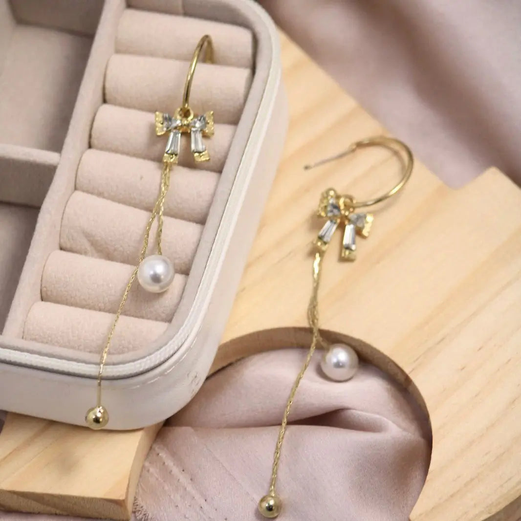C-Shell Pearl Hoop Earring - Salty Accessories
