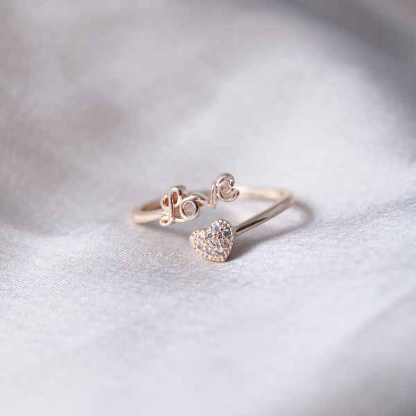 Case 143 love rose-gold ring