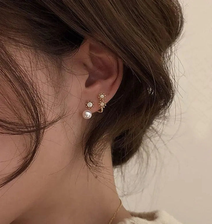 Minimalist Faux Upper Piercing Pearl Studs