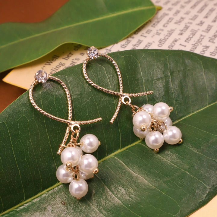 Chic Cocktail Pearls Earrings - Salty Accessories