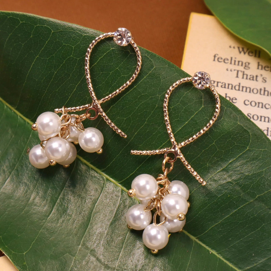Chic Cocktail Pearls Earrings - Salty Accessories