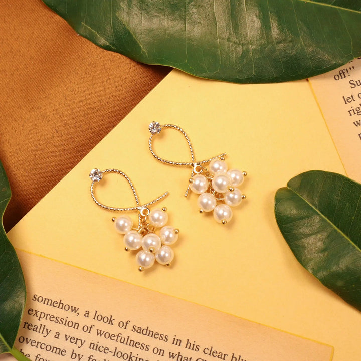 Chic Cocktail Pearls Earrings - Salty Accessories