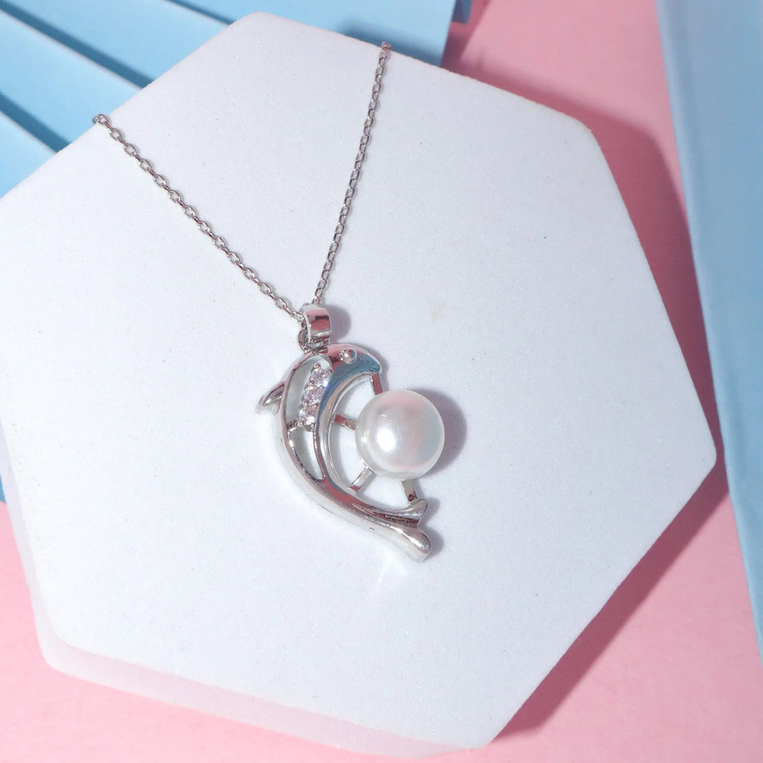 Classy Dolphin Pearl Necklace - Salty Accessories
