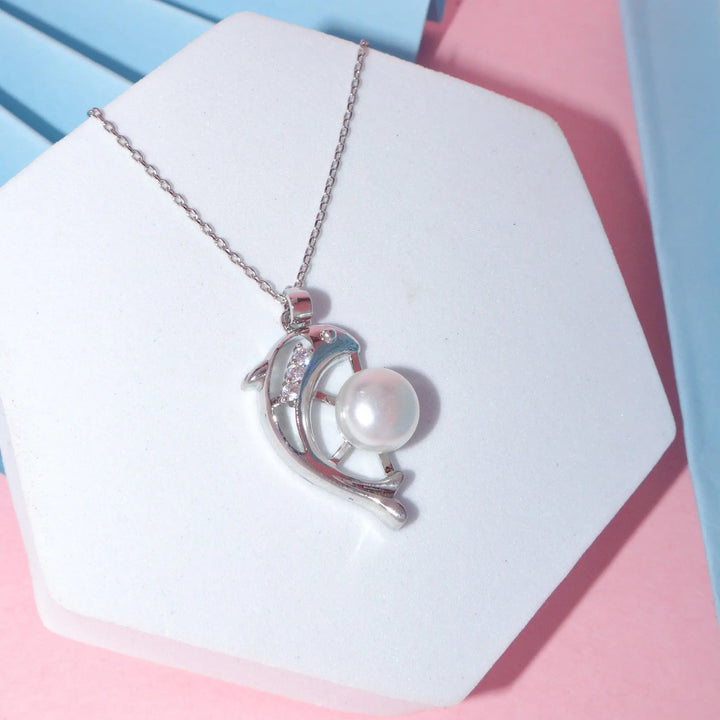 Classy Dolphin Pearl Necklace - Salty Accessories