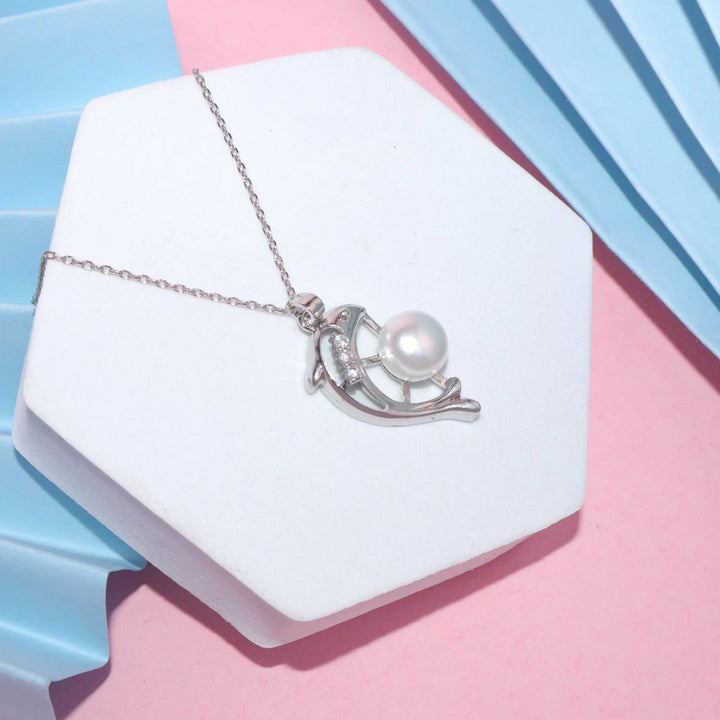 Classy Dolphin Pearl Necklace - Salty Accessories