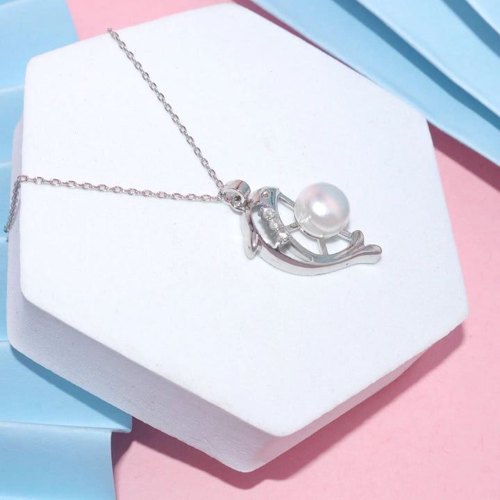 Classy Dolphin Pearl Necklace - Salty Accessories