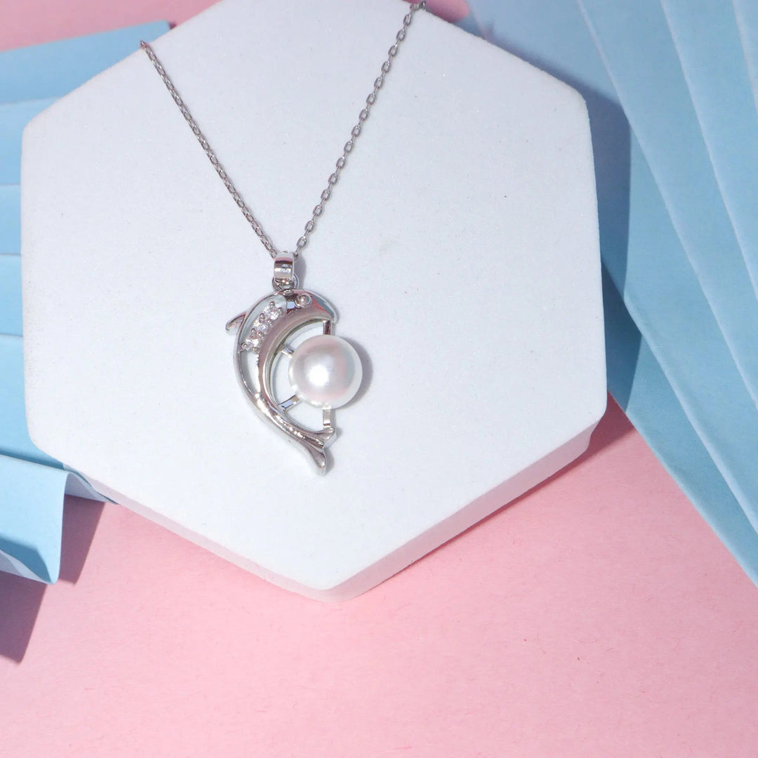 Classy Dolphin Pearl Necklace - Salty Accessories