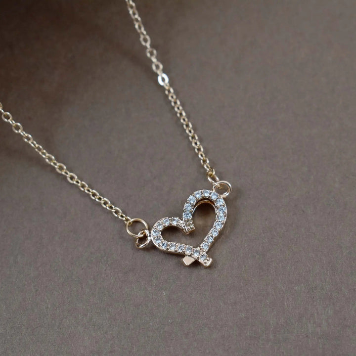 Criss cross studded heart gold necklace - Salty Accessories