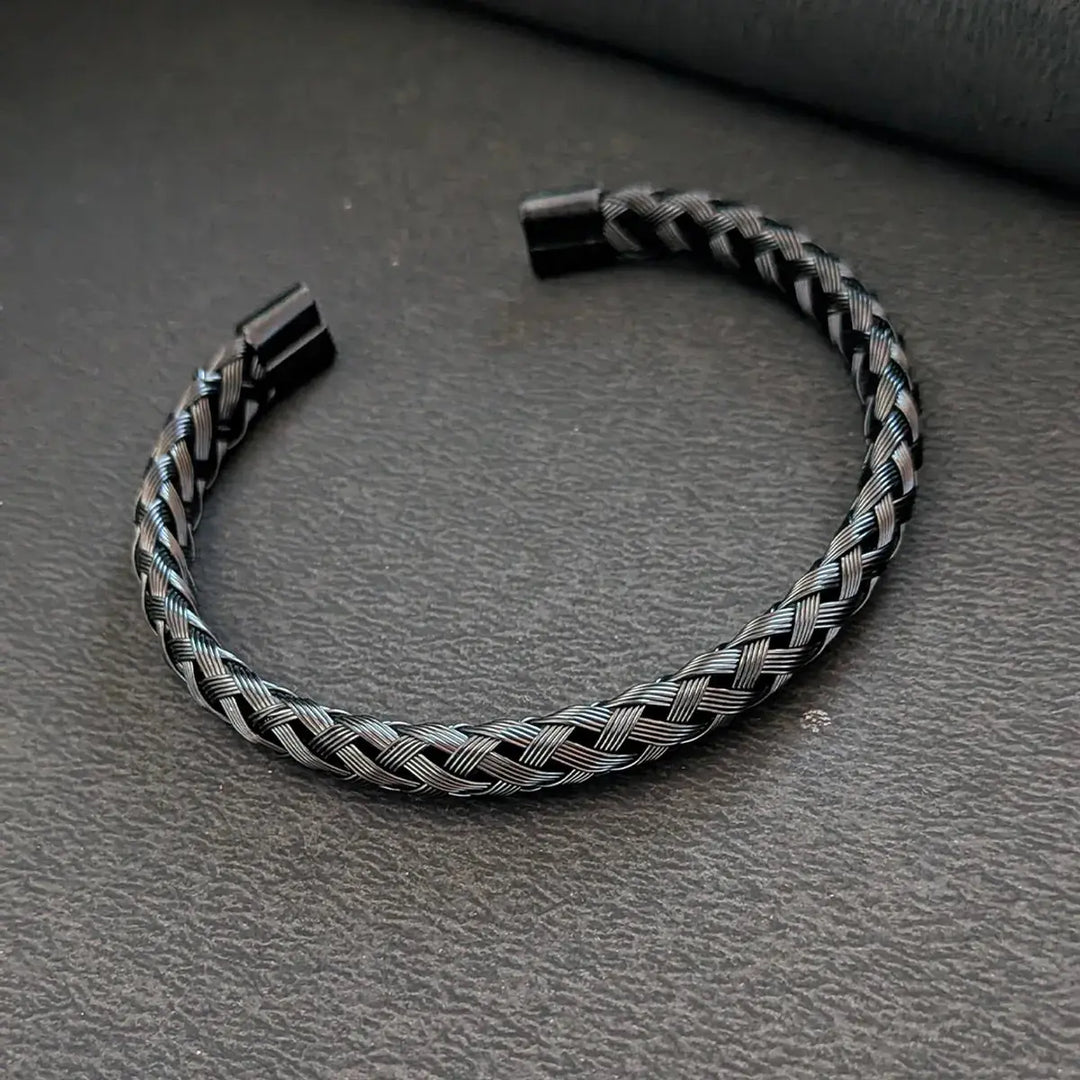 Crosslink Open Cuff Bracelet - Black | Salty