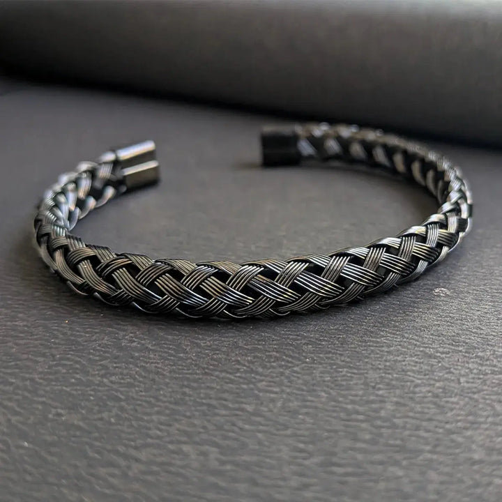 Crosslink Open Cuff Bracelet - Black | Salty