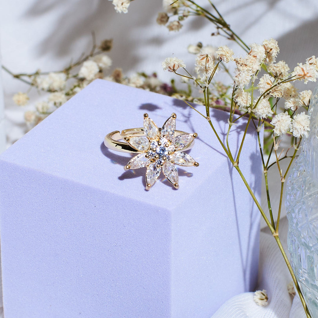 Cupid's Kiss Spinner Ring - Salty Accessories