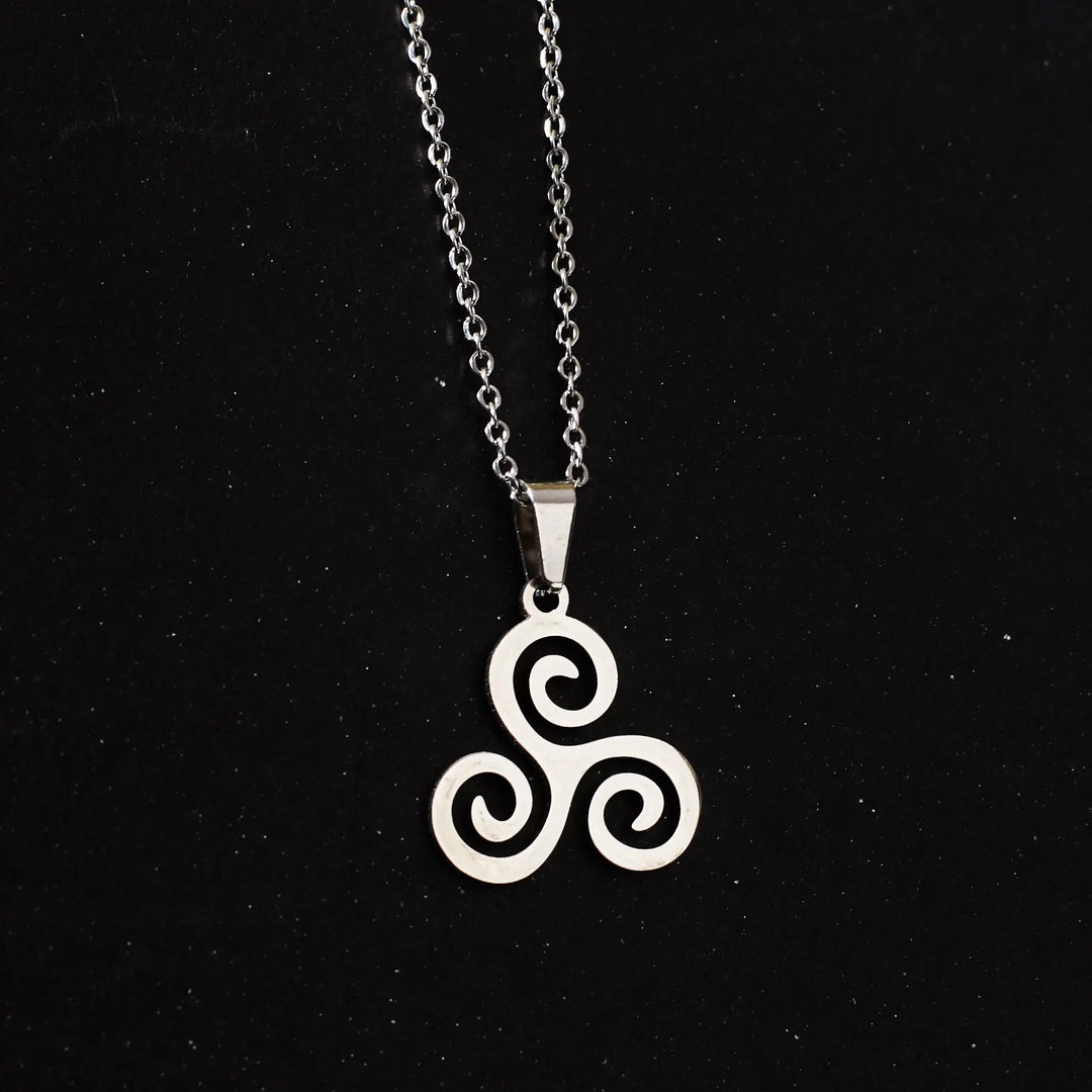 Curves in Harmony Necklace | Salty