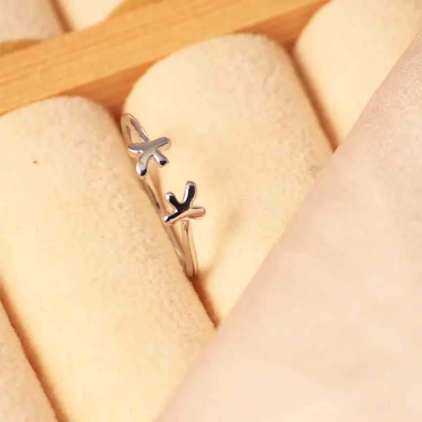 Cute Hugging Silver Band - Salty Accessories
