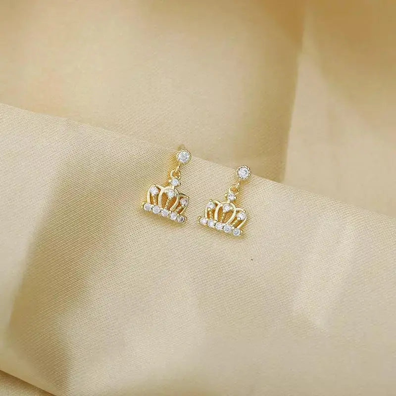 Cute Shine Simple Crown Earrings Gold | Salty