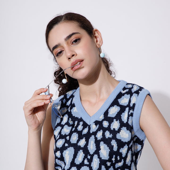 Runway Blue Hue Sunglasses and Earrings Combo