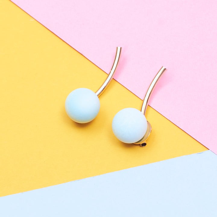 Runway Blue Hue Sunglasses and Earrings Combo