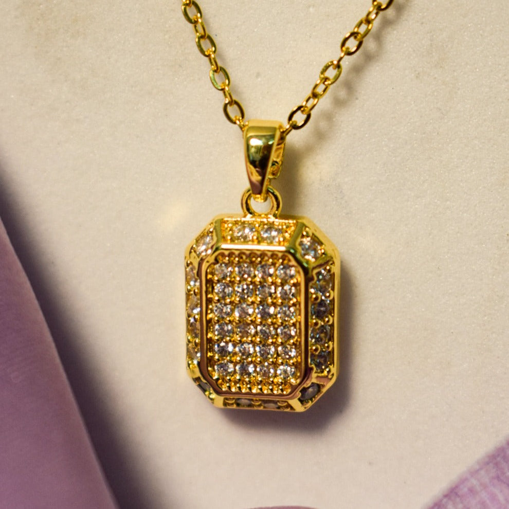 Graduated Round Diamond Vertical Pendant Necklace in Yellow Gold, 1.0 cttw  - JusticeJewelers