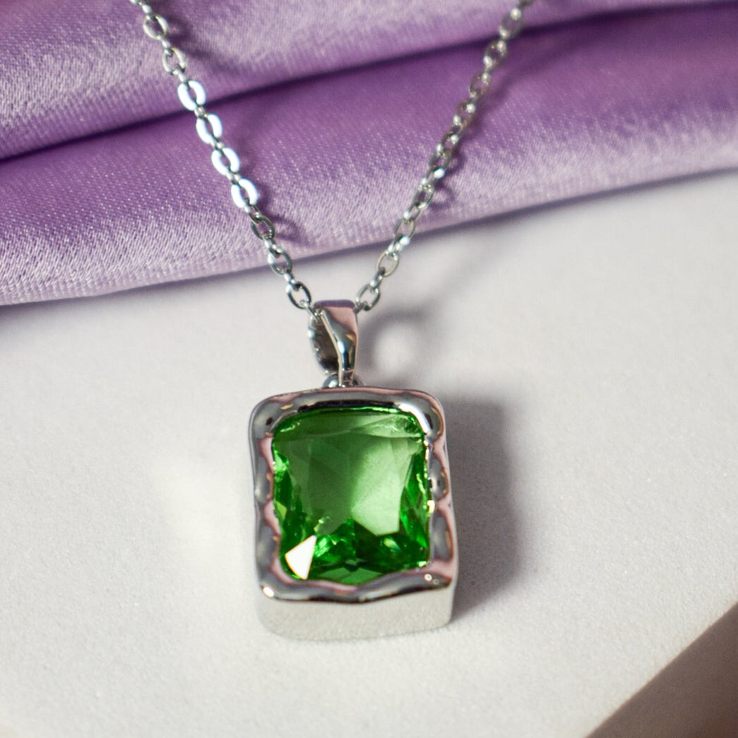 Vintage Emerald Chic Necklace -Silver - Salty Accessories