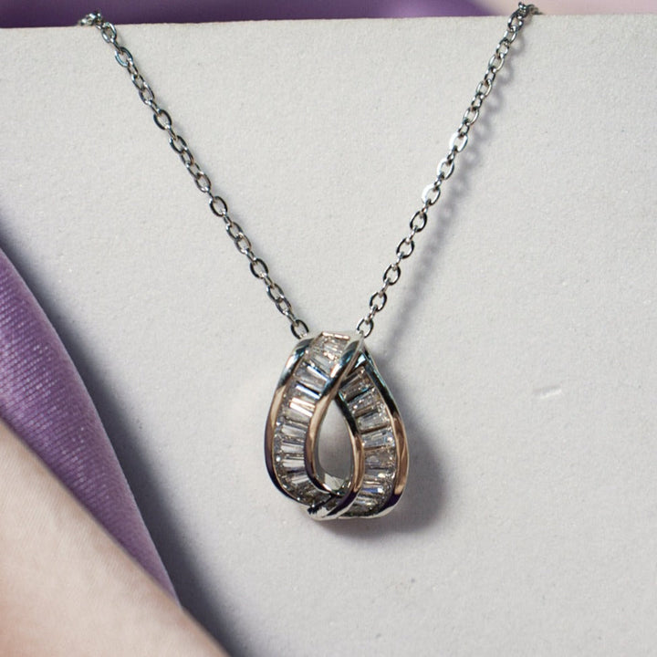Effortless Glamour Silver Strand Necklace - Salty Accessories