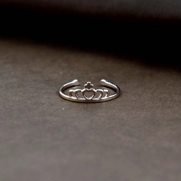 Cross crown rose-gold ring