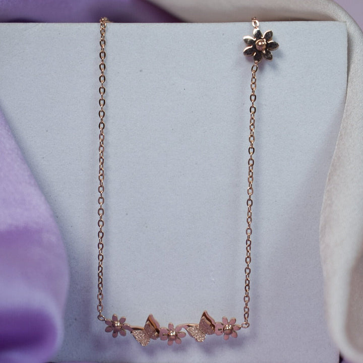 Frivole Golden Necklace