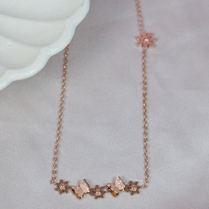 Frivole Golden Necklace
