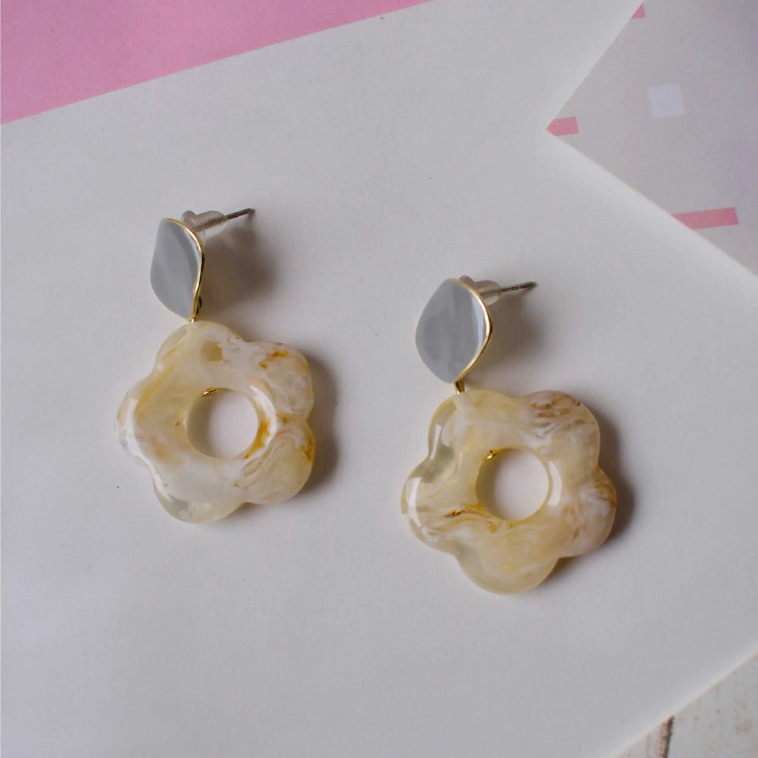 Acrylic Flower Drop Earrings - Salty Accessories