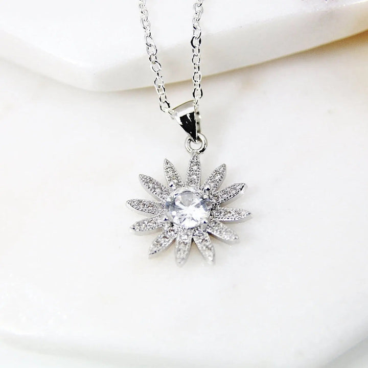 Daisy Flower Crystal Necklace - Silver - Salty Accessories