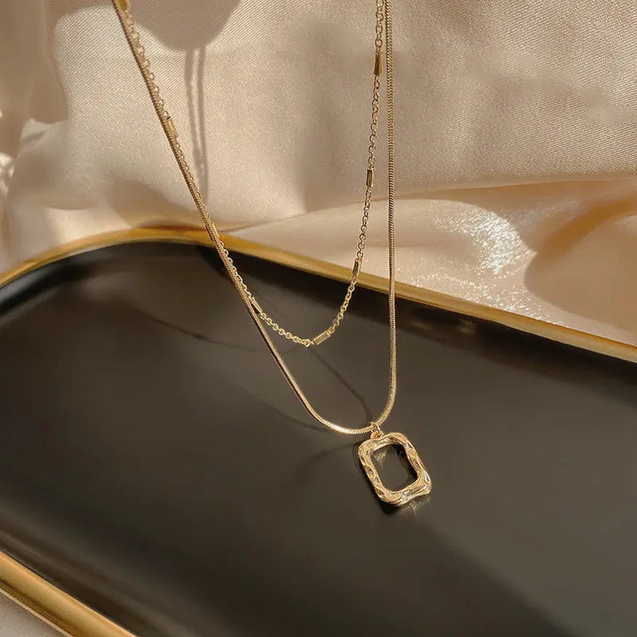 Dazzling Beehive Necklace - Gold