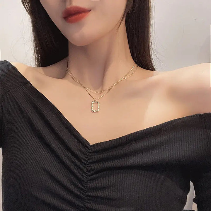 Dazzling Beehive Necklace - Gold