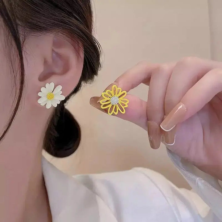 Dreamy Daisy White Yellow Flower Earrings
