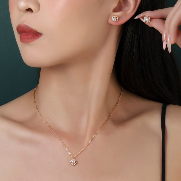 Pearl Dream Necklace and Earrings Set