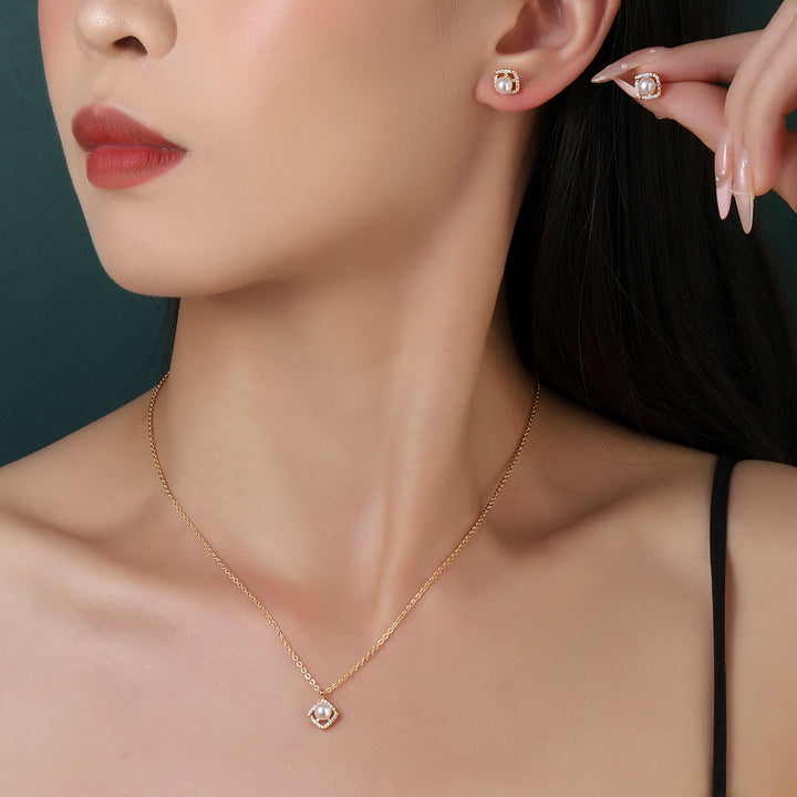 Pearl Dream Necklace and Earrings Set