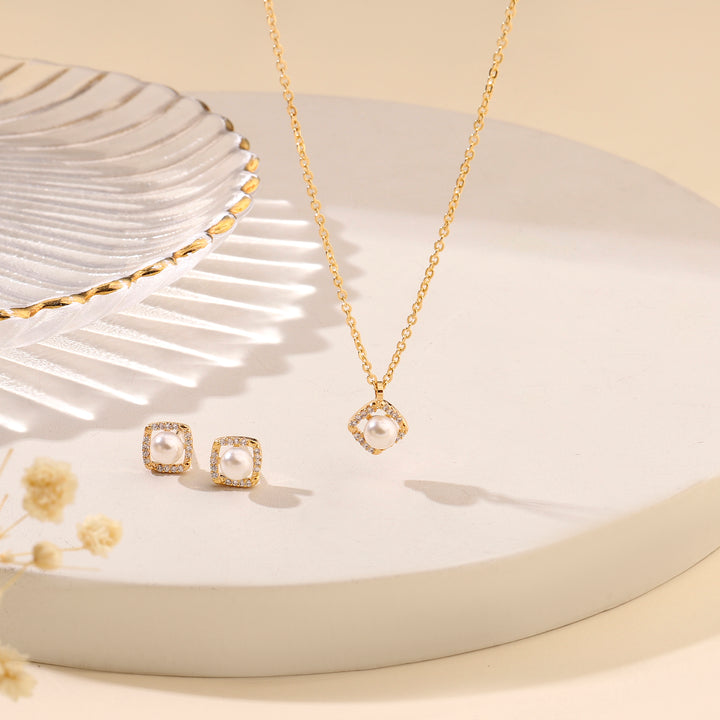 Pearl Dream Necklace and Earrings Set