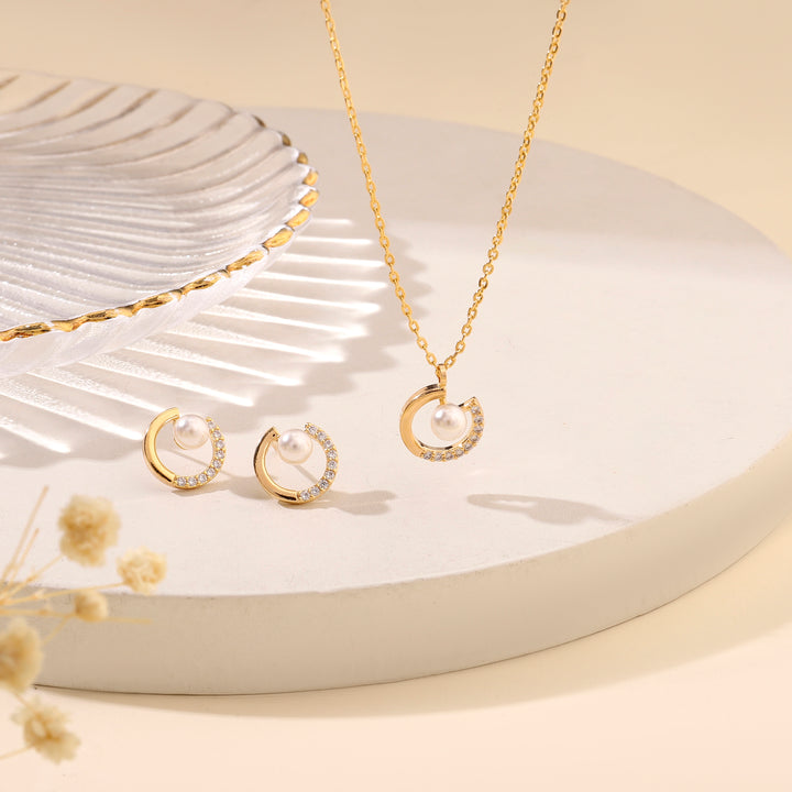 Silk Pearl Golden Necklace and Earrings Set