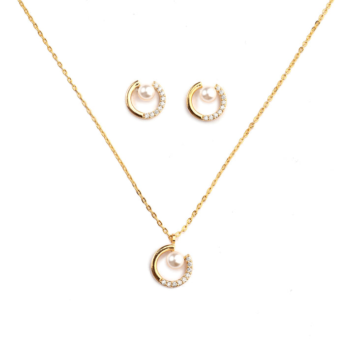 Silk Pearl Golden Necklace and Earrings Set