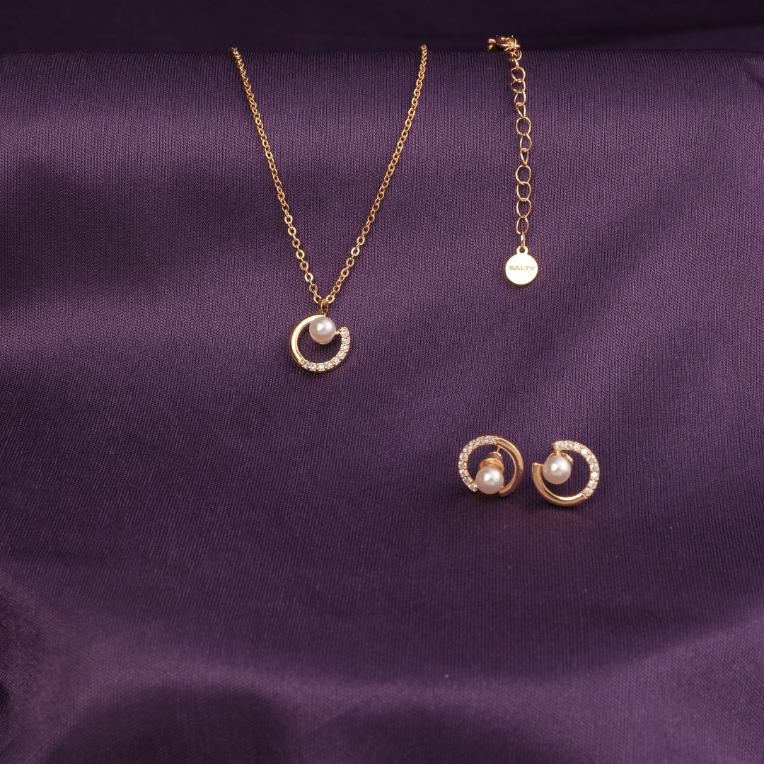 Silk Pearl Golden Necklace and Earrings Set - Salty Accessories