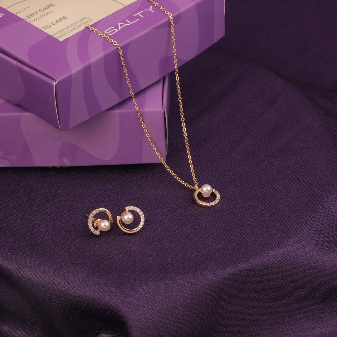 Silk Pearl Golden Necklace and Earrings Set - Salty Accessories