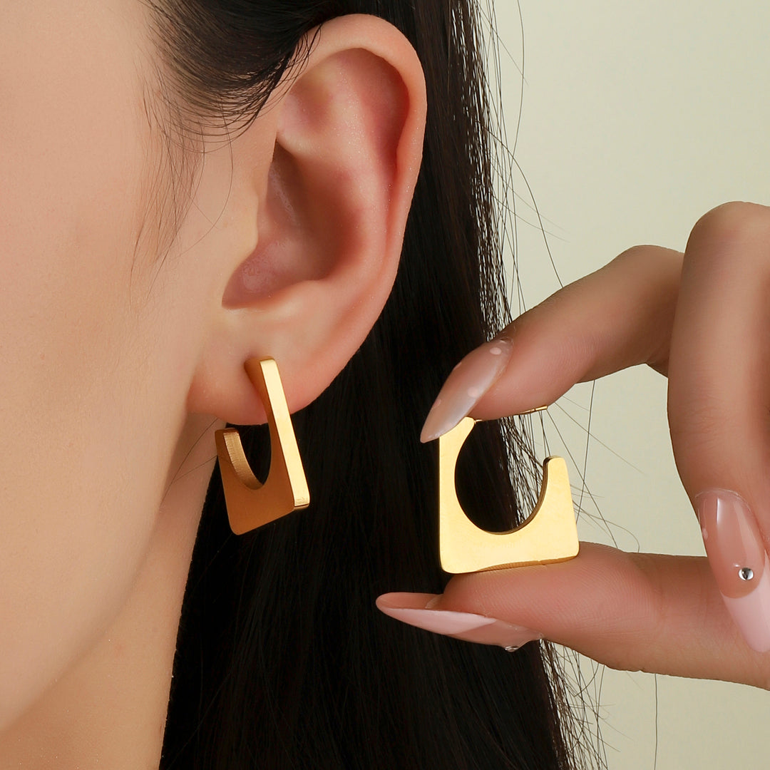 Billy Bold Gold Hoop Earring - Salty Accessories