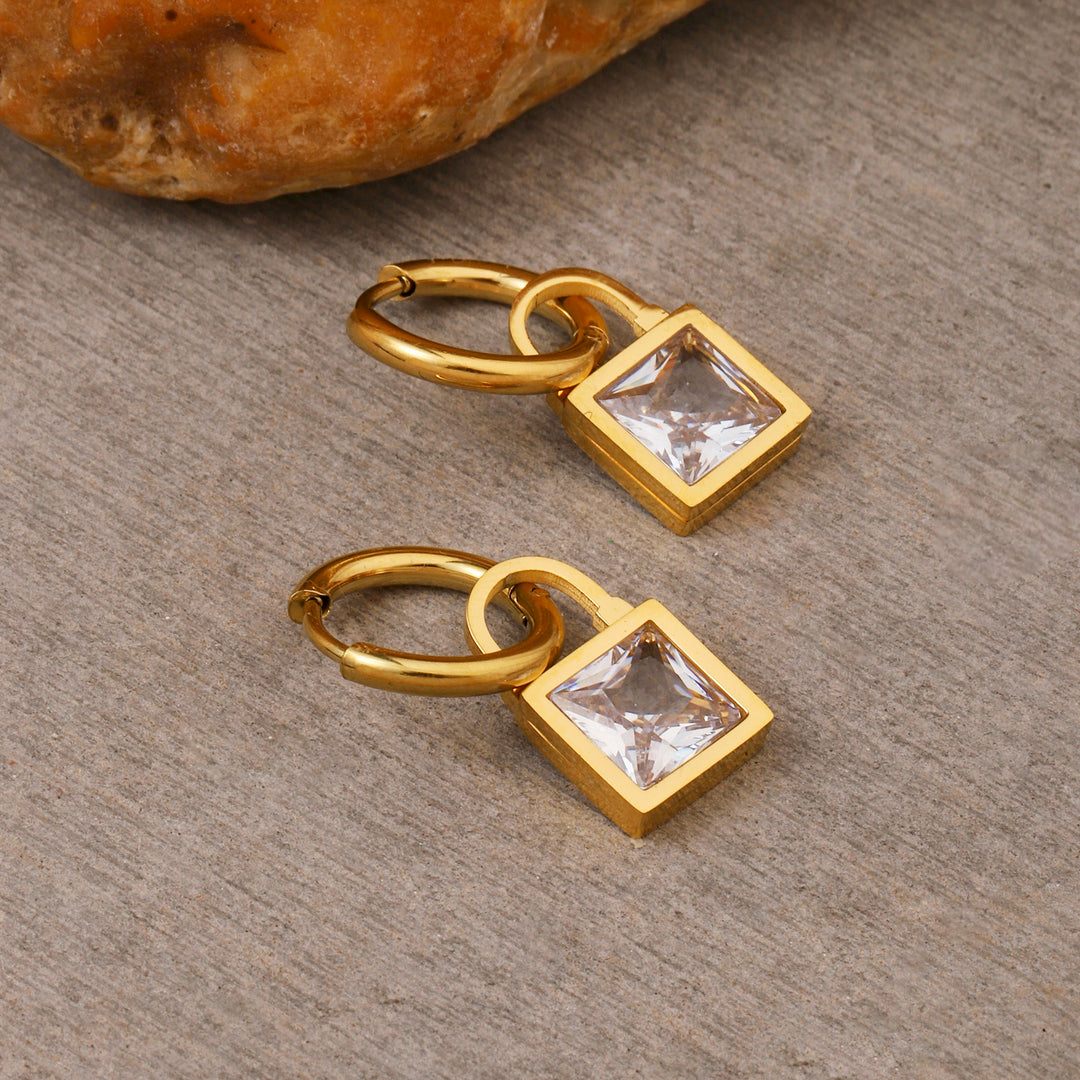 Rhapsodic Gold Earring