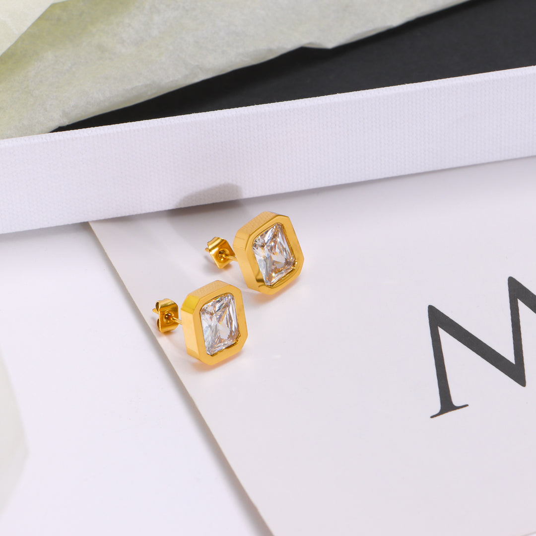 Gleeful Crystal Gold Earring