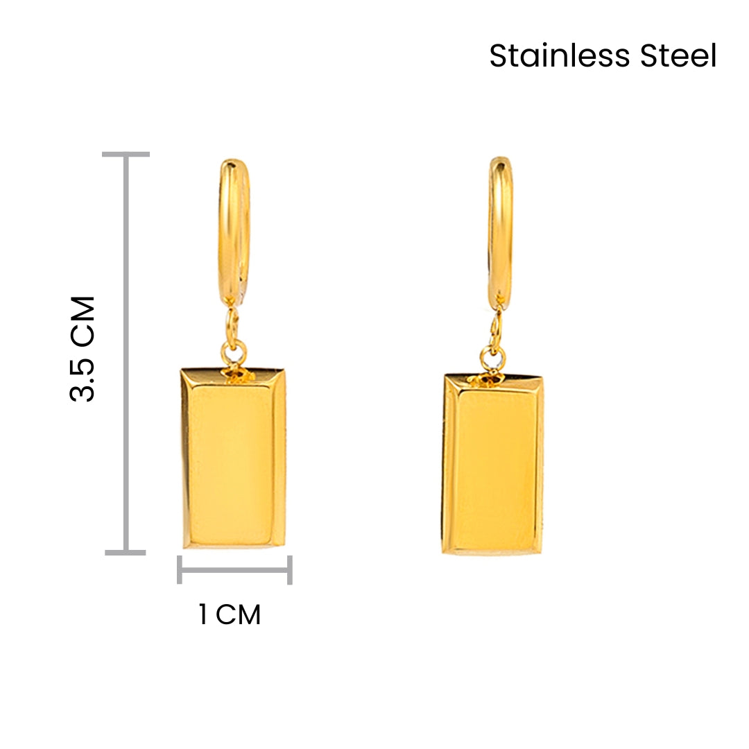 Winsome Gold Earring