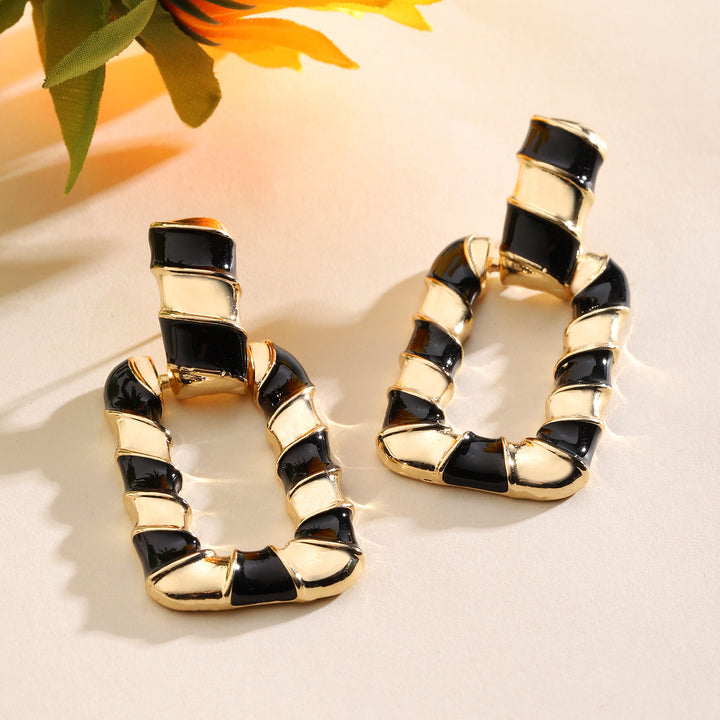 Gleaming Black Luxury Gold Earring - Salty Accessories