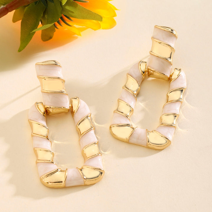 Gleaming White Luxury Gold Earring